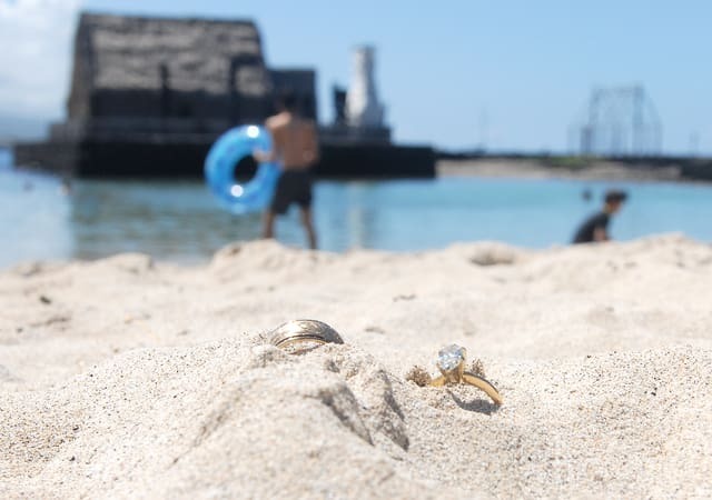 How to Protect Your New Engagement Ring 3 Survey Reveals Why Travellers Should Take Extra Precautions With Fine Jewellery